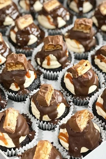 Snickers Cupcake