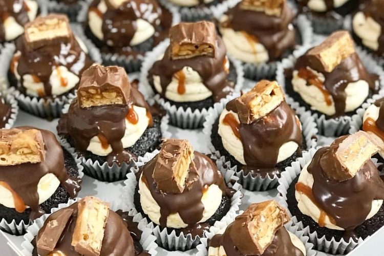 Snickers Cupcake