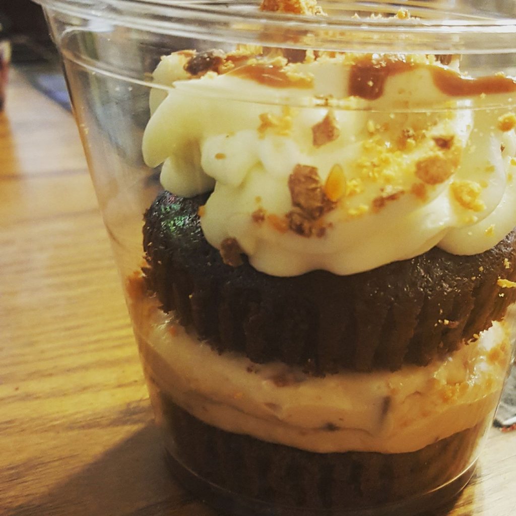 Butterfinger Cheesecake Cupcake Recipes: Steps to Make Butterfinger Cheesecake Cupcakes