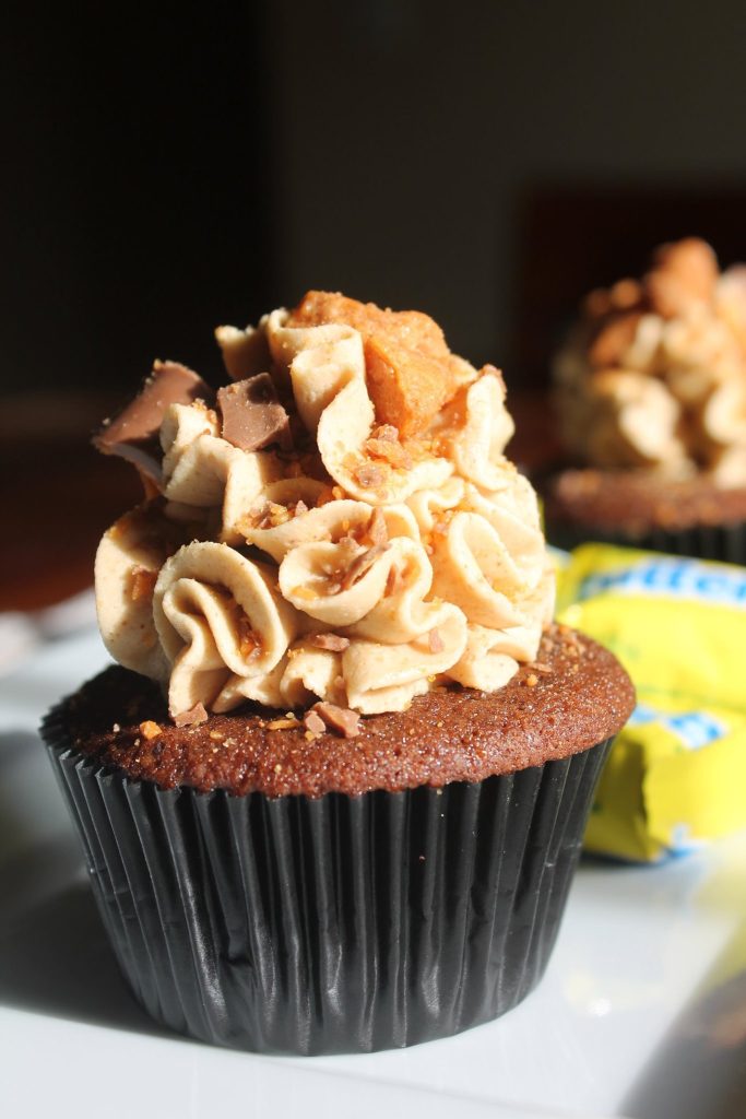 Peanut Butter Butterfinger Cupcake Recipe: Ingredients for the Frosting