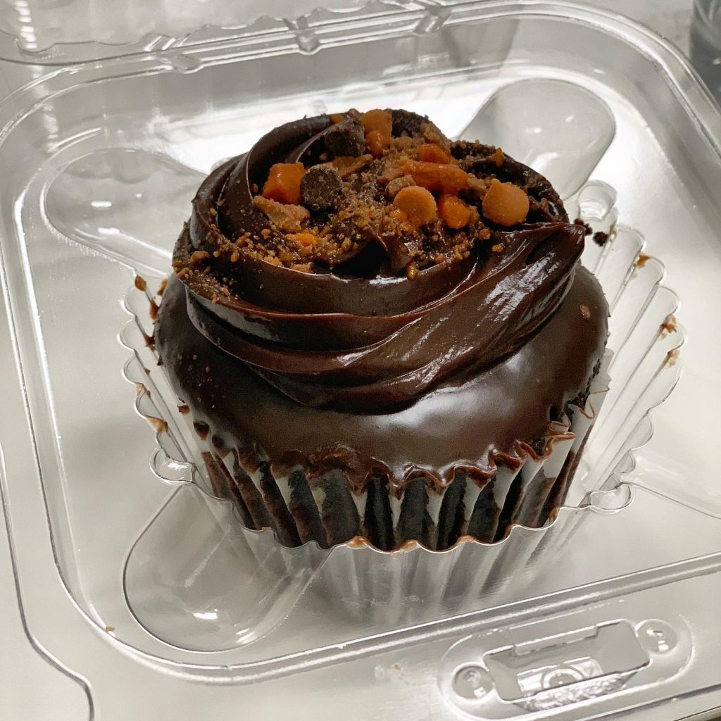 Butterfinger Cupcake with Filling Recipes: Ingredients Needed