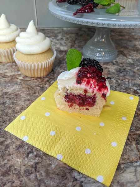 Blackberry Bourbon Smash Cupcakes: Decoration tips