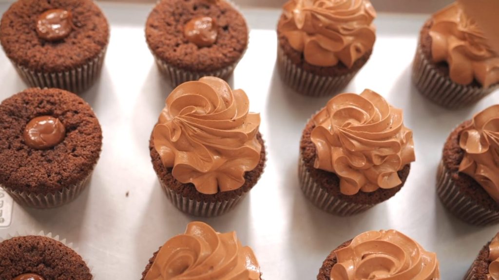 Bourbon Biscuit Cupcake Recipe A Decadent Delight: Ingredients for frosting