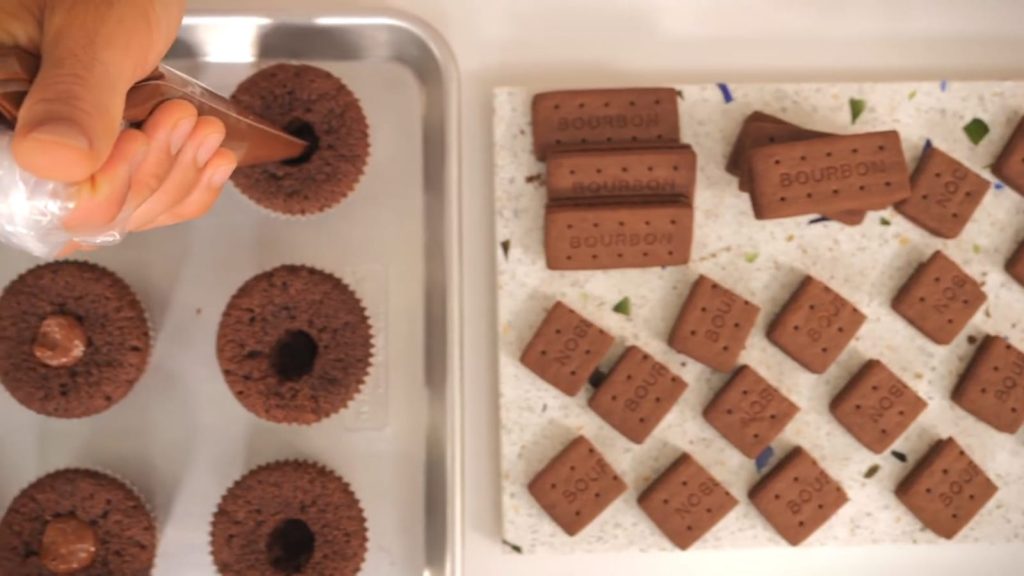 Bourbon Biscuit Cupcake Recipe A Decadent Delight: Key Terms