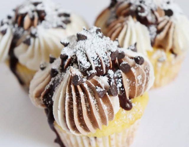 Cannoli Cupcake Recipes: A Sweet Italian Delight