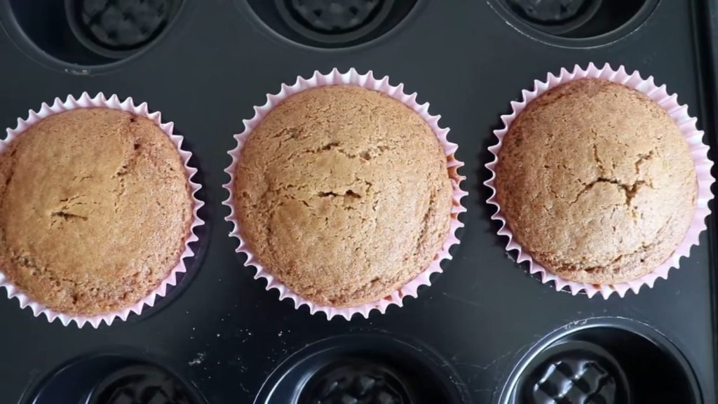 Chai Cupcake with Bourbon Espresso Frosting Recipe: Making the Frosting