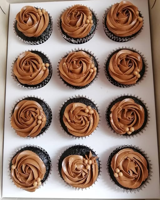 Chocolate Cupcake with Mocha Buttercream Frosting Recipe: Assembling tips