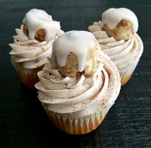 Cinnamon Roll Cupcake